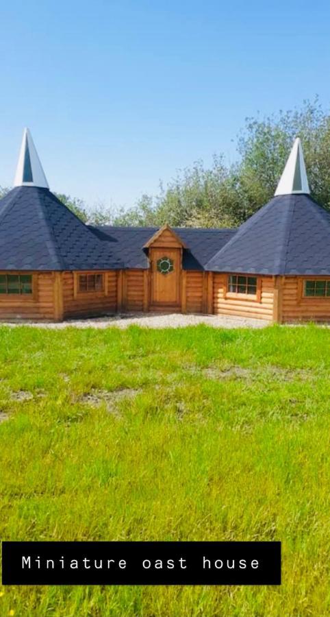 Отель Miniature Oast House Аш Экстерьер фото