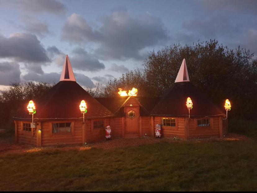 Отель Miniature Oast House Аш Экстерьер фото